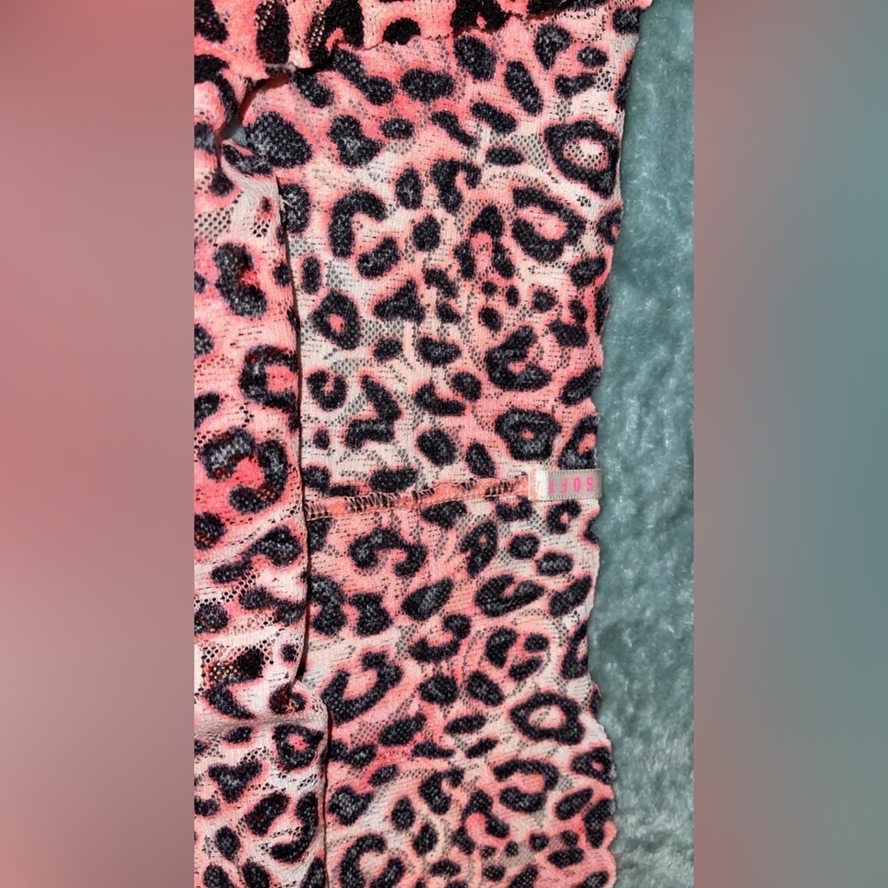 Victoria’s Secret PINK No-Show Seamless Thong Leopard Print Size Medium - Picture 4 of 7